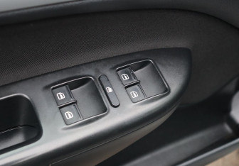 Подержанный автомобиль Skoda Octavia Liftback 2010 года (11 фото)