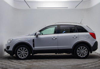 Подержанный автомобиль Opel Antara 2014 года (2 фото)