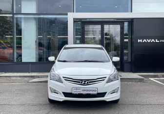 Подержанный автомобиль Hyundai Solaris Sedan 2015 года (2 фото)