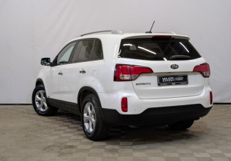 Подержанный автомобиль Kia Sorento 2018 года (7 фото)
