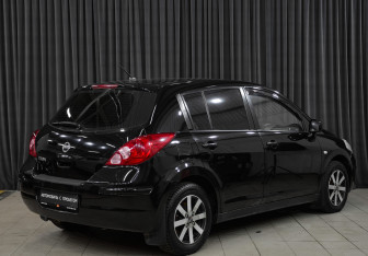 Подержанный автомобиль Nissan Tiida Hatchback 2007 года (4 фото)