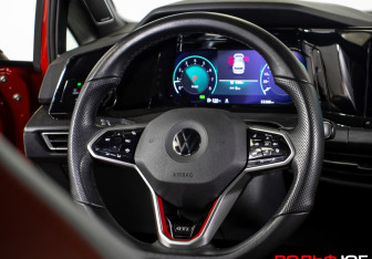 Подержанный автомобиль Volkswagen Golf GTI Hatchback 2021 года (13 фото)