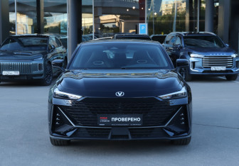 Подержанный автомобиль Changan UNI-V 2024 года (2 фото)
