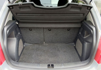 Подержанный автомобиль Skoda Fabia Hatchback 2009 года (9 фото)