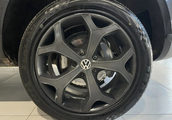 Подержанный автомобиль Volkswagen Touareg 2007 года (18 фото)