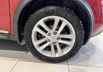 Подержанный автомобиль Nissan Juke 2011 года (9 фото)