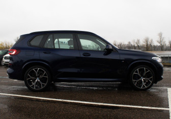 Подержанный автомобиль BMW X5 2021 года (4 фото)