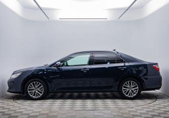 Подержанный автомобиль Toyota Camry Sedan 2016 года (2 фото)