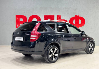 Подержанный автомобиль Kia Ceed Wagon 2009 года (5 фото)