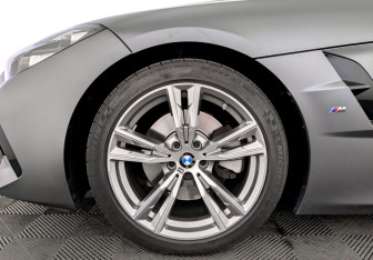 Подержанный автомобиль BMW Z4 Roadster 2020 года (17 фото)