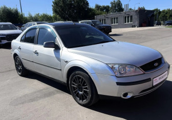 Подержанный автомобиль Ford Mondeo Liftback 2001 года (3 фото)
