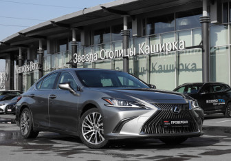 Подержанный автомобиль Lexus ES 2019 года (25 фото)