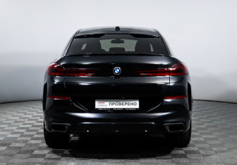 Подержанный автомобиль BMW X6 2023 года (6 фото)