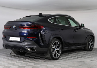 Подержанный автомобиль BMW X6 2020 года (2 фото)