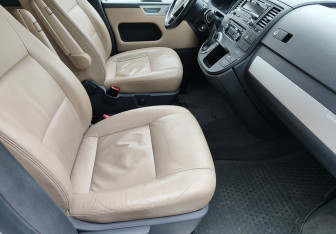 Подержанный автомобиль Volkswagen Multivan 2013 года (9 фото)