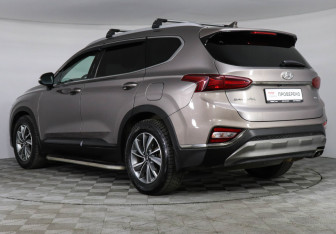 Подержанный автомобиль Hyundai Santa Fe 2020 года (7 фото)