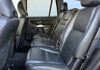 Подержанный автомобиль Volvo XC90 2005 года (11 фото)
