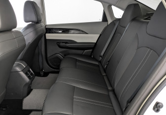 Подержанный автомобиль Evolute i-PRO 2022 года (18 фото)