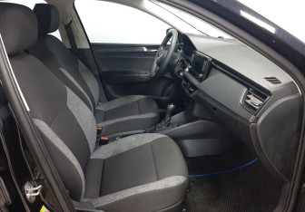 Подержанный автомобиль Skoda Rapid Liftback 2020 года (10 фото)