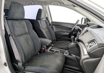 Подержанный автомобиль Honda CR-V 2015 года (23 фото)