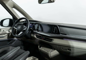 Подержанный автомобиль Volkswagen Multivan 2022 года (6 фото)