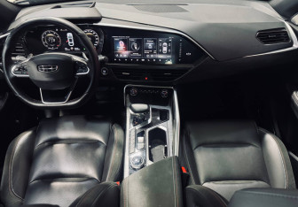 Подержанный автомобиль Geely Tugella 2022 года (11 фото)