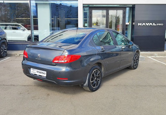Подержанный автомобиль Peugeot 408 2014 года (5 фото)