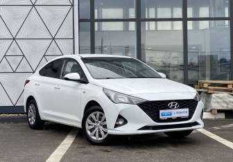 Подержанный автомобиль Hyundai Solaris Sedan 2020 года (3 фото)