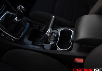 Подержанный автомобиль Ford S-MAX 2011 года (15 фото)