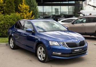 Подержанный автомобиль Skoda Octavia Liftback 2020 года (2 фото)