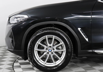 Подержанный автомобиль BMW X3 2021 года (8 фото)