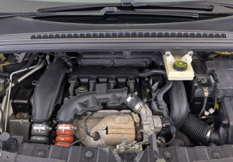 Подержанный автомобиль Peugeot 3008 2012 года (9 фото)