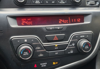 Подержанный автомобиль Kia Optima Sedan 2012 года (14 фото)