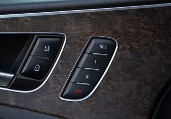 Подержанный автомобиль Audi A6 Sedan 2016 года (12 фото)