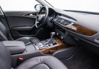 Подержанный автомобиль Audi A6 Sedan 2015 года (10 фото)