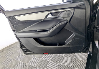 Подержанный автомобиль Москвич 6 2023 года (19 фото)