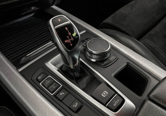 Подержанный автомобиль BMW X5 2018 года (16 фото)