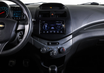 Подержанный автомобиль Chevrolet Spark 2011 года (13 фото)