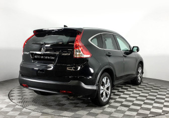 Подержанный автомобиль Honda CR-V 2013 года (3 фото)