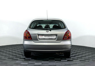 Подержанный автомобиль Nissan Almera Hatchback 2006 года (6 фото)