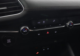 Подержанный автомобиль Mazda 3 Sedan 2024 года (15 фото)