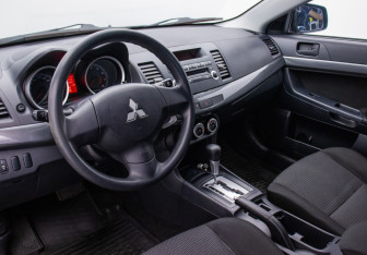 Подержанный автомобиль Mitsubishi Lancer Sedan 2008 года (9 фото)