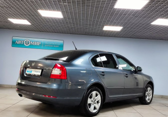 Подержанный автомобиль Skoda Octavia Liftback 2011 года (5 фото)