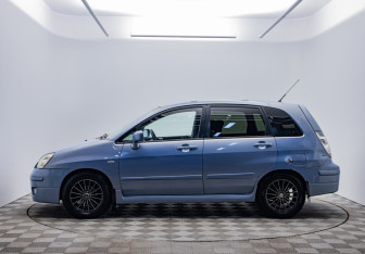 Подержанный автомобиль Suzuki Liana Wagon 2005 года (8 фото)