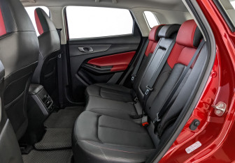 Подержанный автомобиль Changan UNI-S 2024 года (18 фото)