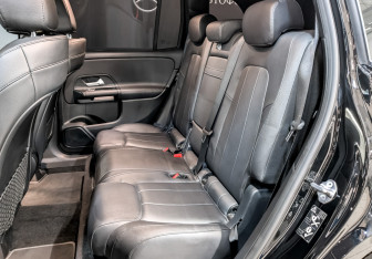 Подержанный автомобиль Mercedes-Benz GLB 2020 года (12 фото)