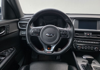 Подержанный автомобиль Kia Optima Sedan 2017 года (12 фото)