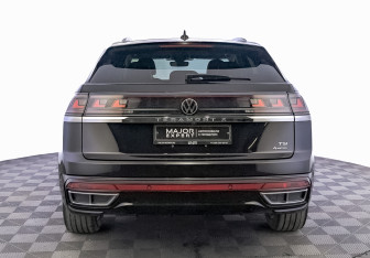 Подержанный автомобиль Volkswagen Teramont 2022 года (6 фото)
