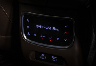 Подержанный автомобиль Exeed VX 2023 года (26 фото)