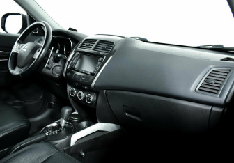 Подержанный автомобиль Mitsubishi ASX 2013 года (9 фото)